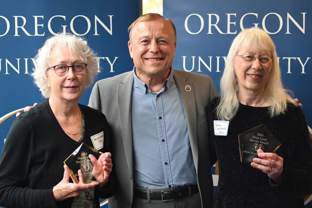 Anne Olson and Marcia Loney with President Richard Chaves