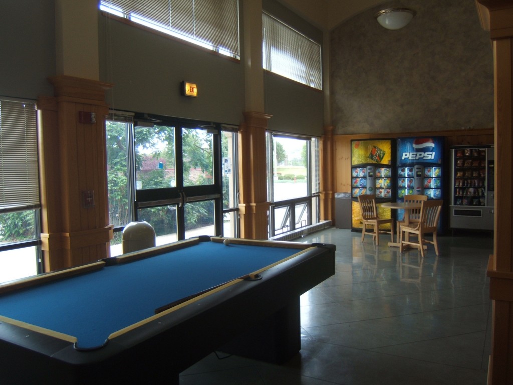 Alikut Hall lobby game area