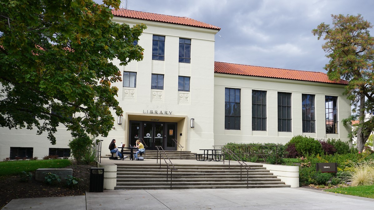 EOU Library Exterior