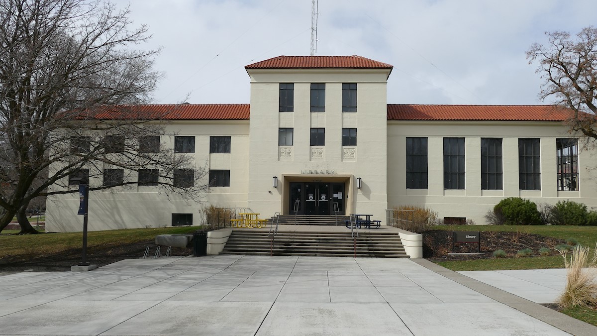 EOU Library Exterior