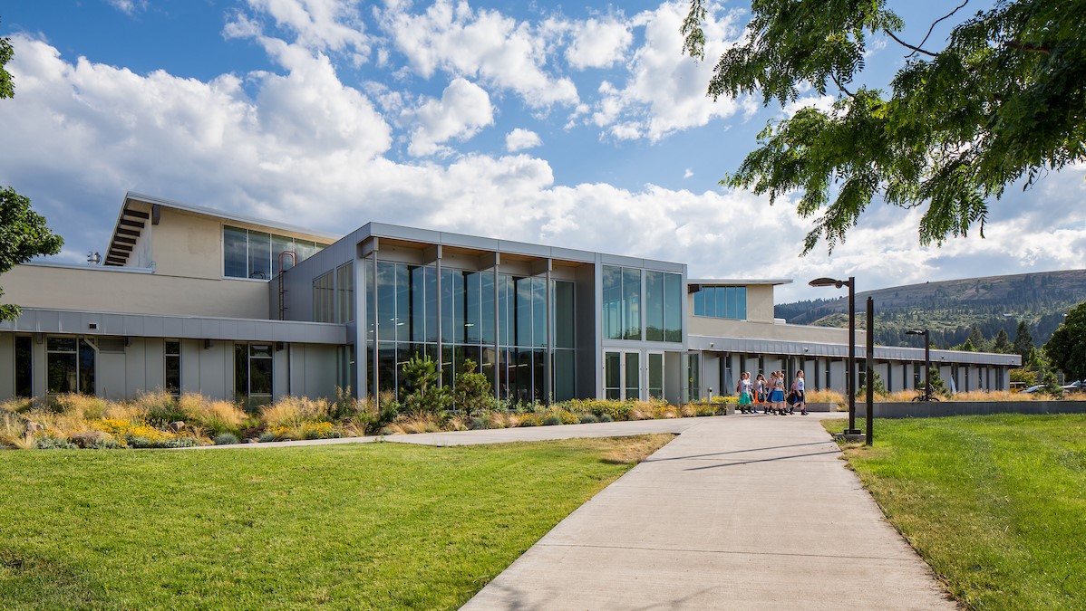 Quinn Coliseum Exterior