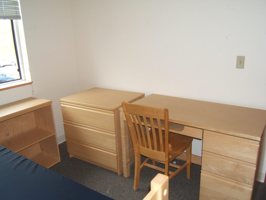 Alikut Hall bedroom