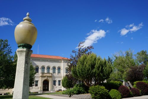 Image of Inlow Hall in the spring