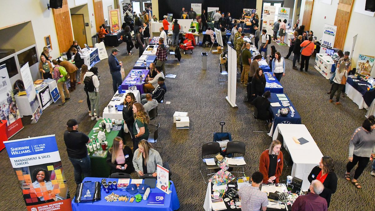 Students and Employers at the EOU Career Expo 2022