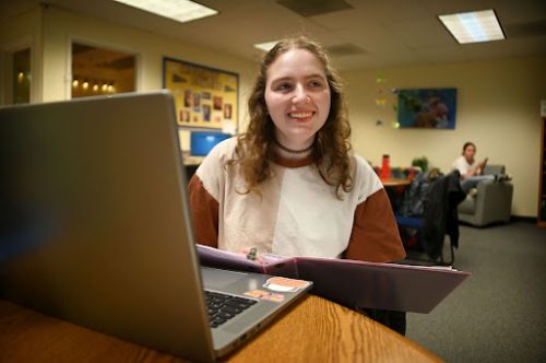 EOU Writing Center opens doors in Cook Memorial Library’s “The Studio” space